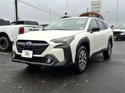 Certified 2023 Subaru Outback Premium image 3