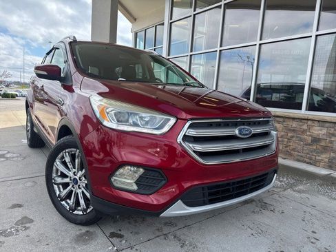 Used 2017 Ford Escape Titanium image 2