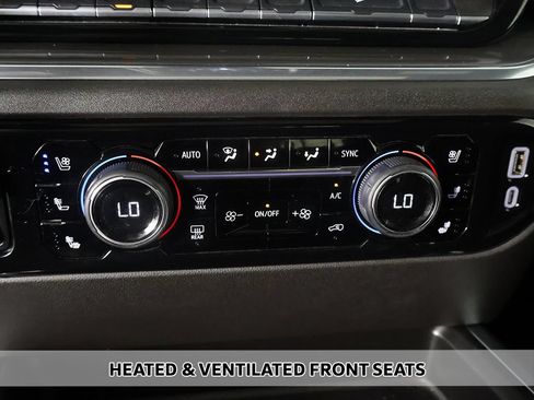 Used 2025 Chevrolet Silverado 2500 High Country w/ Technology Package AWD/4WD image 8