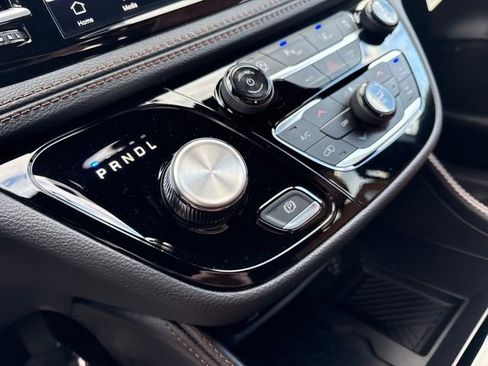 New 2026 Chrysler Pacifica Pinnacle image 27