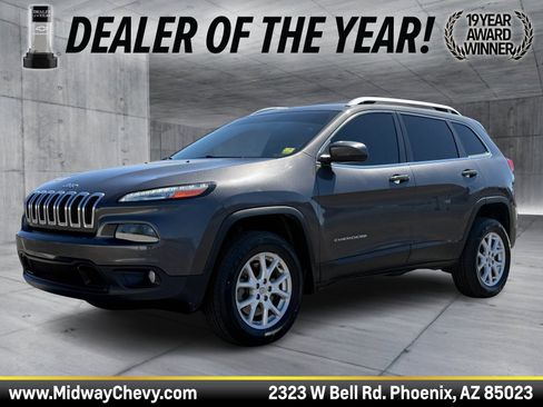 Used 2018 Jeep Cherokee Latitude Plus w/ Comfort/Convenience Group image 1