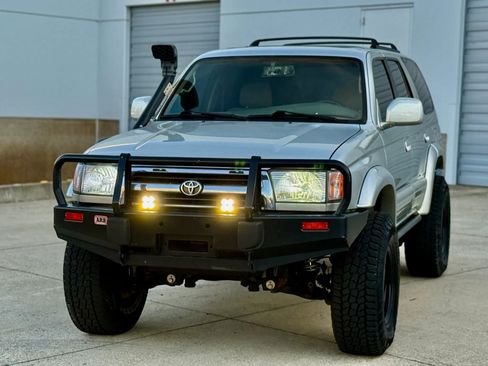 Used 2000 Toyota 4Runner SR5 AWD/4WD image 11
