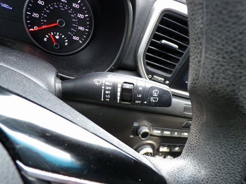 Used 2020 Kia Sportage LX image 16