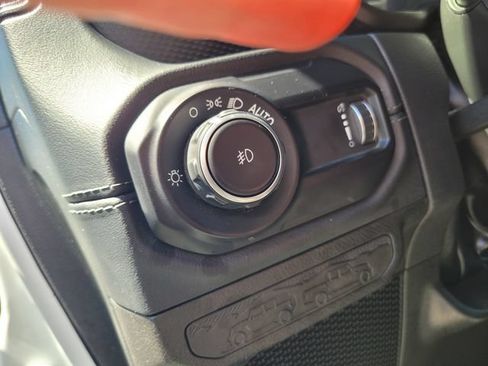 Used 2024 Jeep Wrangler Unlimited Rubicon AWD/4WD image 19