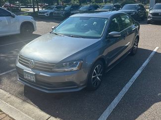 Used 2017 Volkswagen Jetta SE FWD video 1