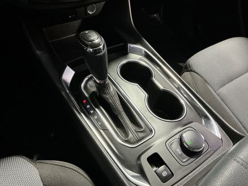 Used 2020 Chevrolet Traverse LT image 30