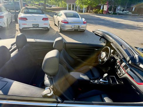 Used 2020 BMW 230i xDrive Convertible AWD/4WD image 17