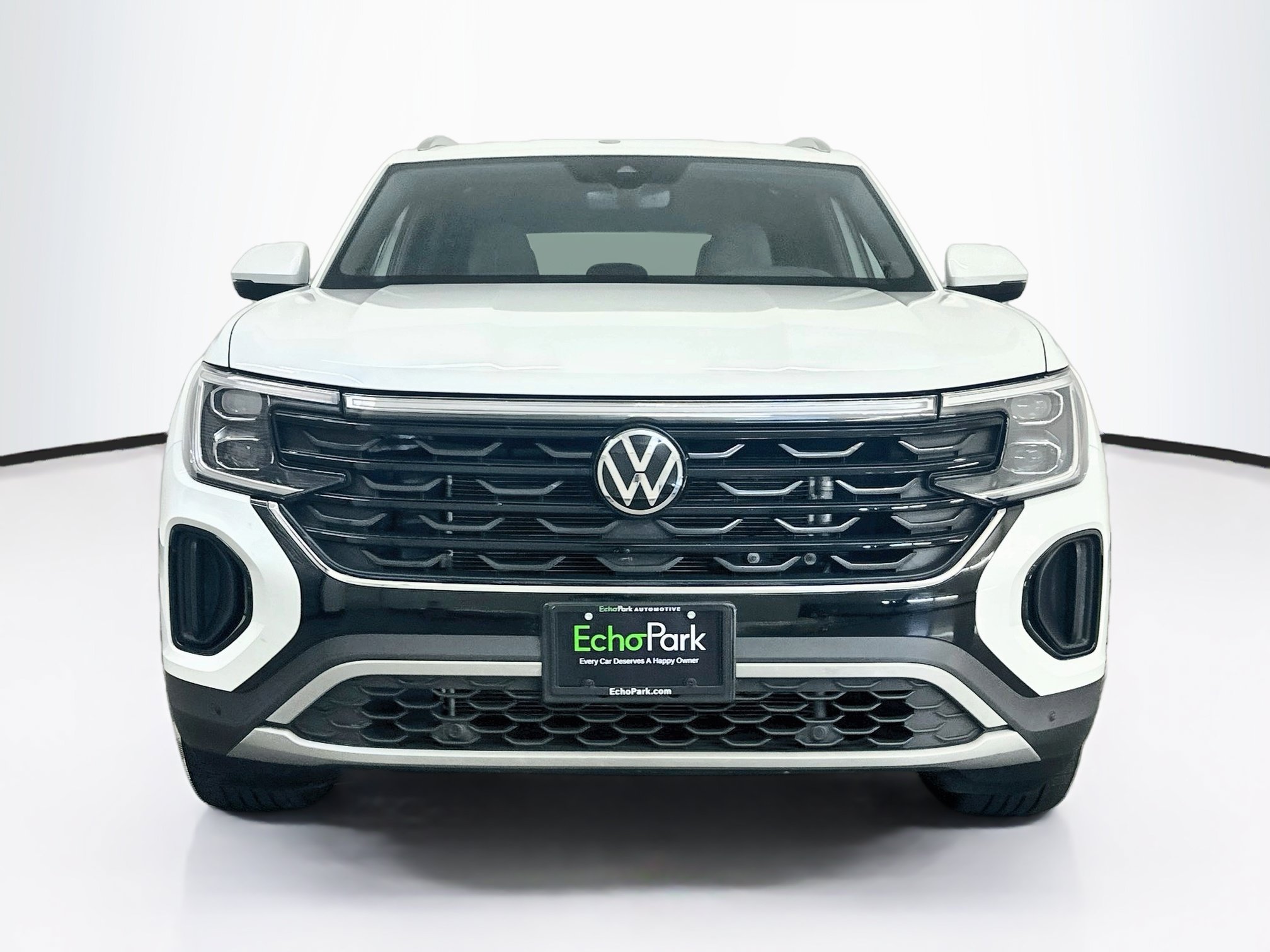 Used 2025 Volkswagen Atlas Cross Sport SEL AWD/4WD image 2