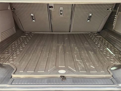 New 2025 Land Rover Defender 110 V8 image 22