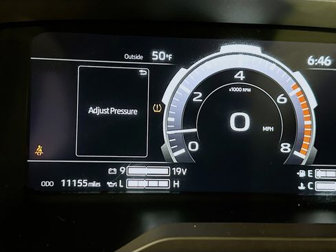 Used 2024 Toyota Tundra Platinum image 9