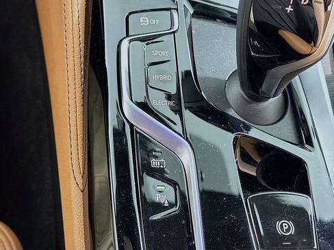 Used 2022 BMW 530e w/ Executive Package image 20