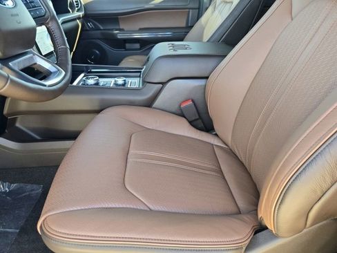Used 2024 Ford Expedition King Ranch image 9