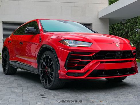 Used 2019 Lamborghini Urus image 12