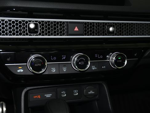 Certified 2025 Honda Civic Sport Touring image 15