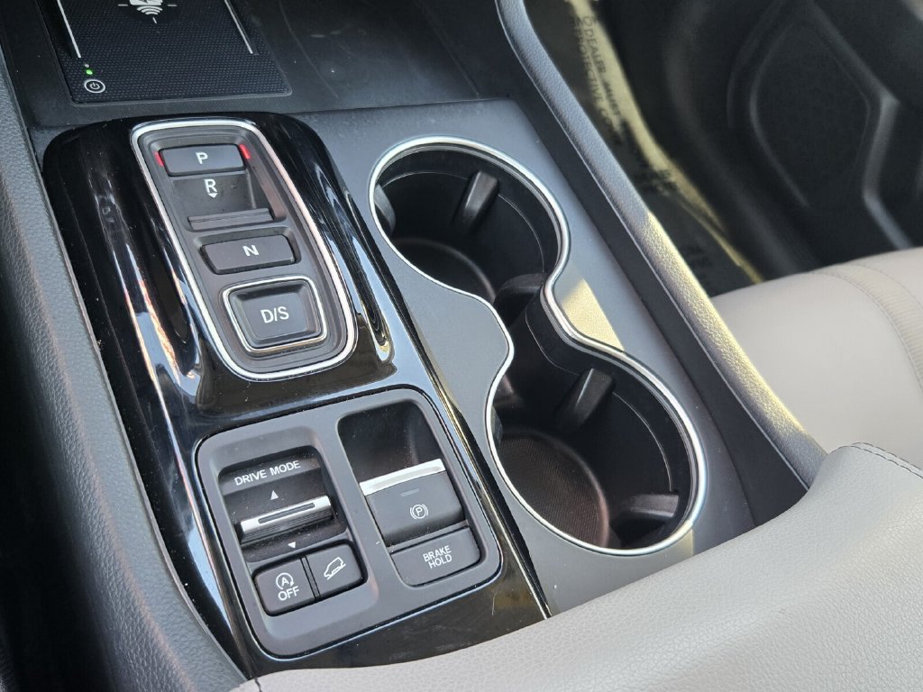 Used 2024 Honda Pilot Touring image 22