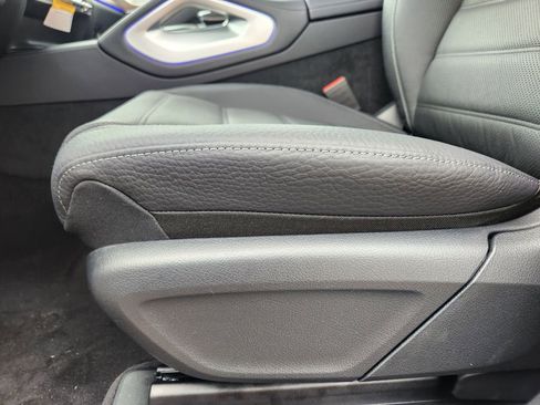 New 2026 Mercedes-Benz GLS 450 4MATIC image 23