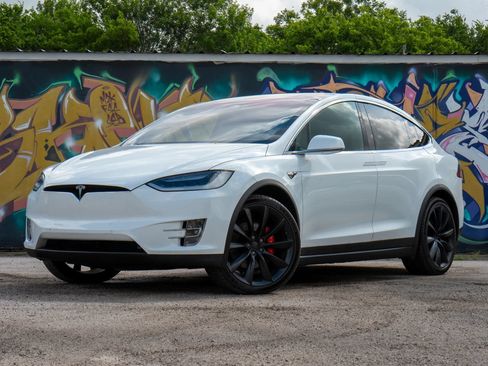 Used 2019 Tesla Model X Performance AWD/4WD image 7