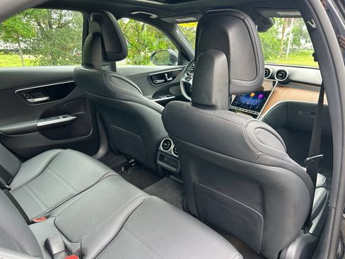Used 2025 Mercedes-Benz C 300 Sedan image 43
