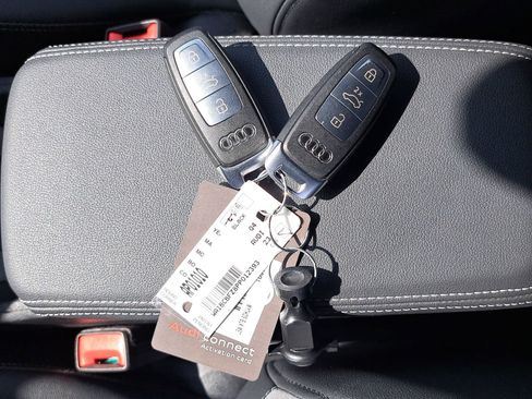 Used 2023 Audi Q4 e-tron Premium Plus image 10