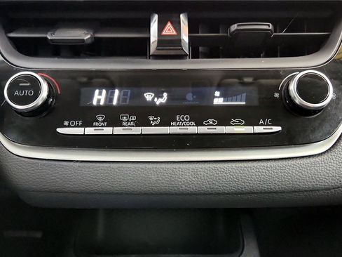 Certified 2022 Toyota Corolla LE w/ LE Convenience Package image 30