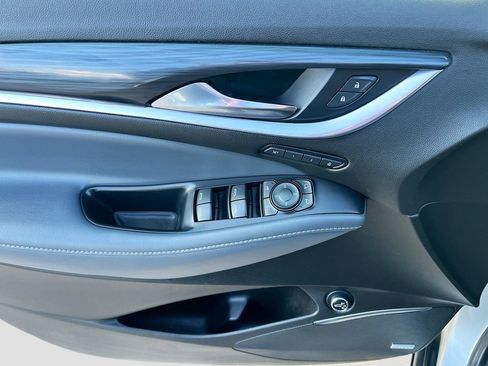 Used 2022 Buick Enclave Premium image 18