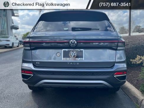 Used 2025 Volkswagen Taos SE image 10