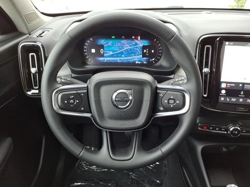 Certified 2025 Volvo XC40 B5 Plus AWD/4WD image 13