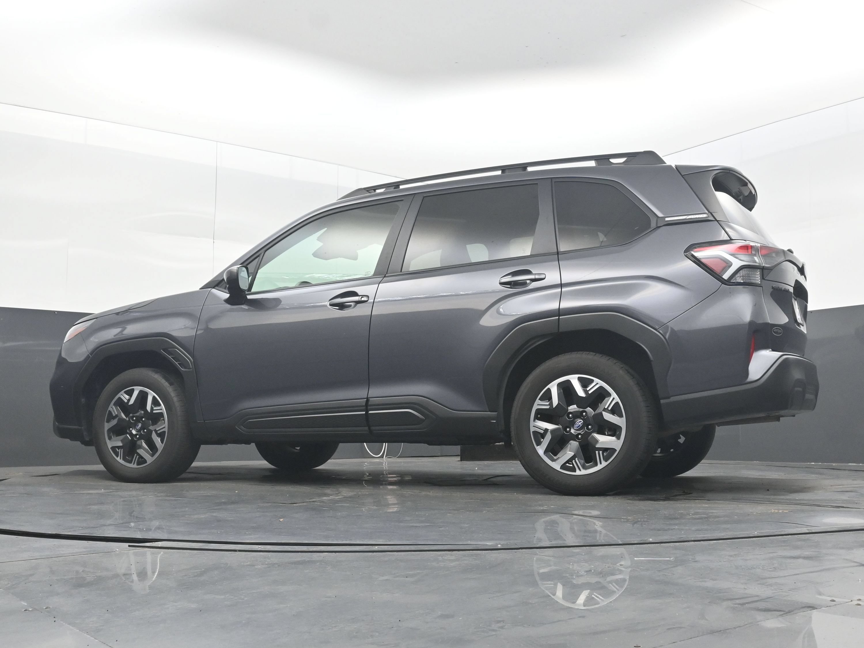 Used 2025 Subaru Forester Premium AWD/4WD image 27