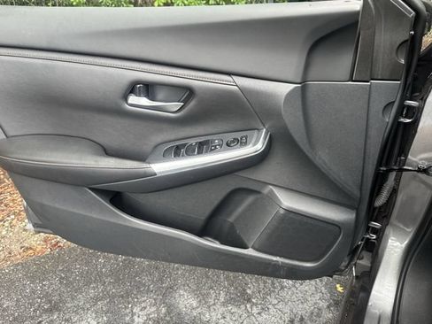Used 2023 Nissan Sentra SR w/ Trunk Package FWD image 25