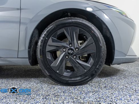 Used 2021 Hyundai Elantra SEL image 41