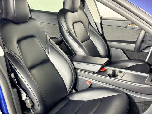 Used 2023 Tesla Model Y Long Range image 39