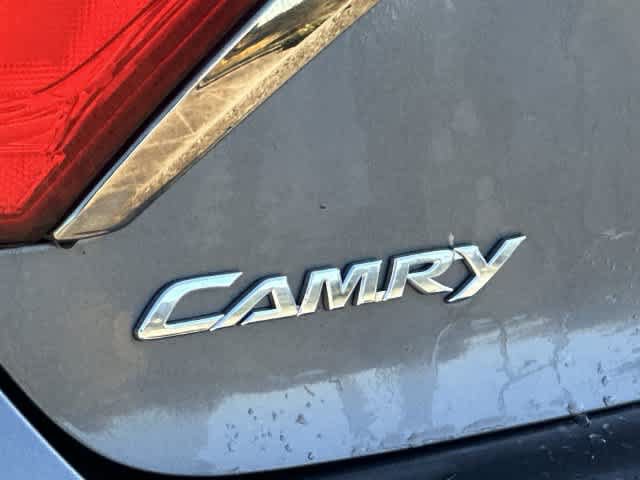Used 2015 Toyota Camry SE FWD image 16