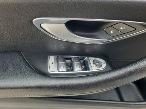Used 2017 Mercedes-Benz E 300 4MATIC image 21