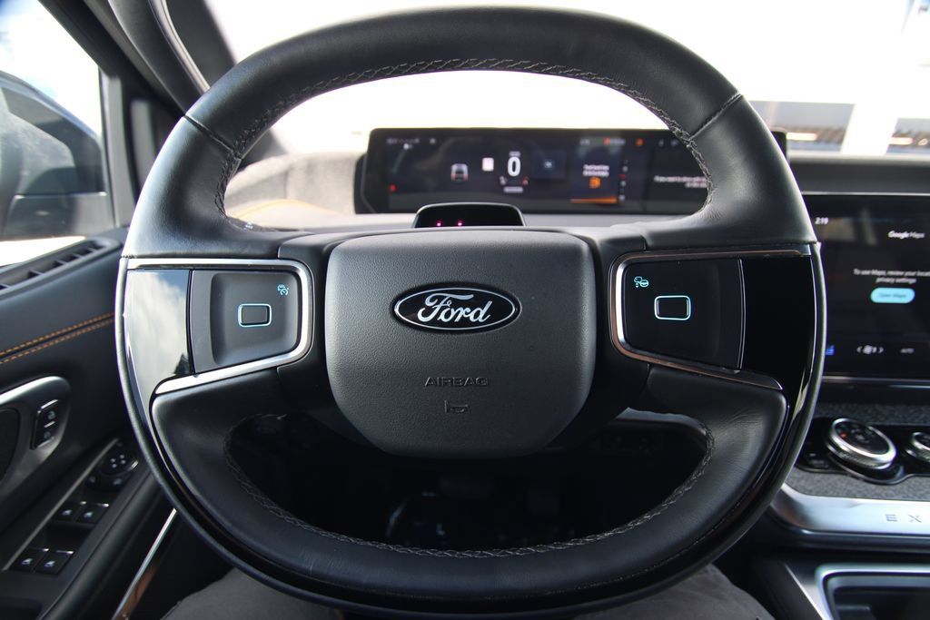 Used 2025 Ford Expedition Tremor AWD/4WD image 21
