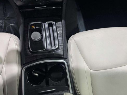 Used 2016 Chrysler 300 Limited w/ Driver Convenience Group image 23