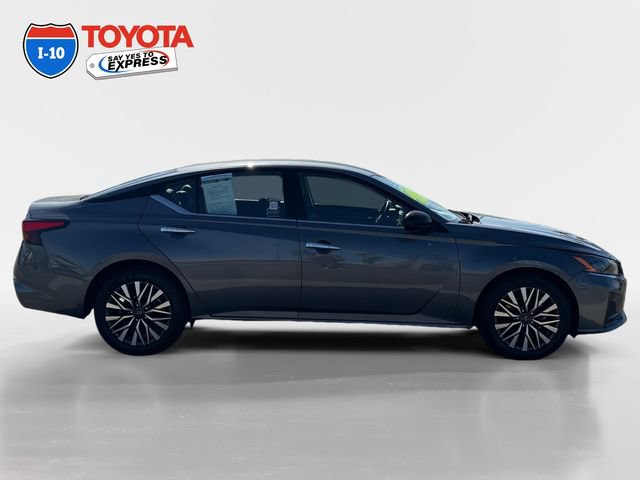 Used 2025 Nissan Altima 2.5 SV FWD image 6