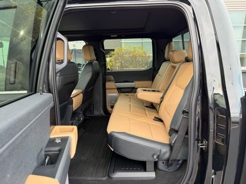 Used 2024 Ford F350 Lariat w/ Chrome Package image 21