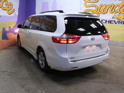 Used 2020 Toyota Sienna LE image 6