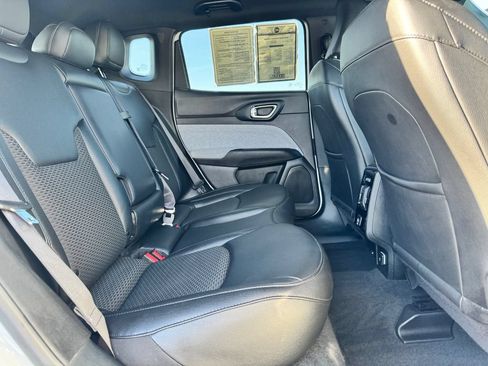 Used 2024 Jeep Compass Latitude AWD/4WD image 14