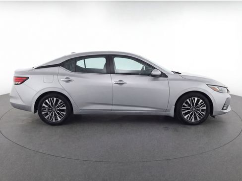 Used 2024 Nissan Altima 2.5 SV image 11