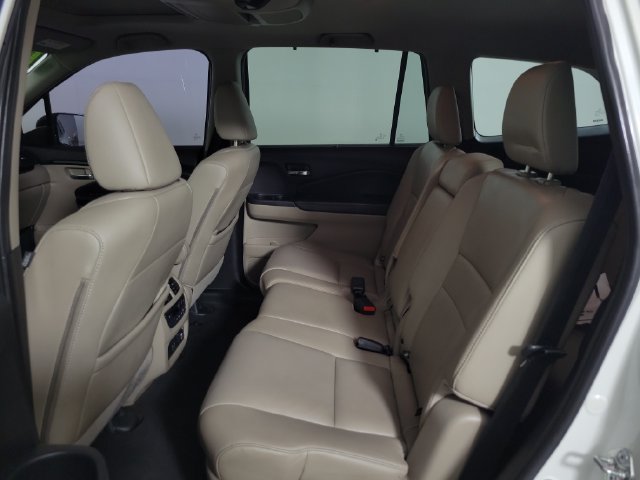 Used 2019 Honda Pilot Touring image 16