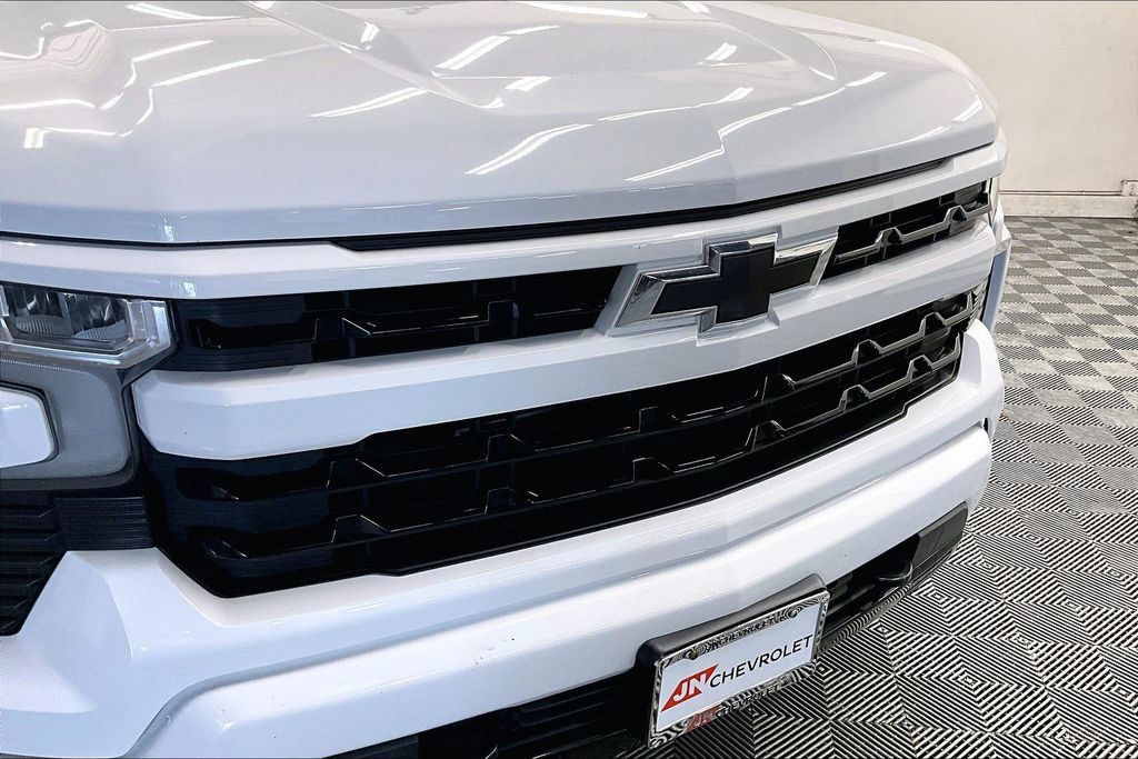 Used 2024 Chevrolet Silverado 1500 RST AWD/4WD image 29