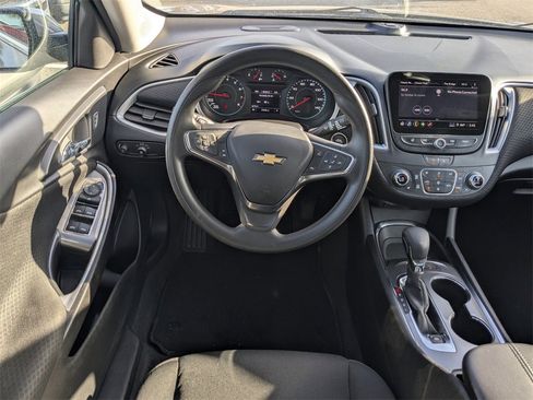 Certified 2024 Chevrolet Malibu LT image 17