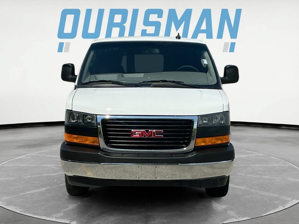 Used 2025 GMC Savana 2500 w/ Driver Convenience Package RWD image 2