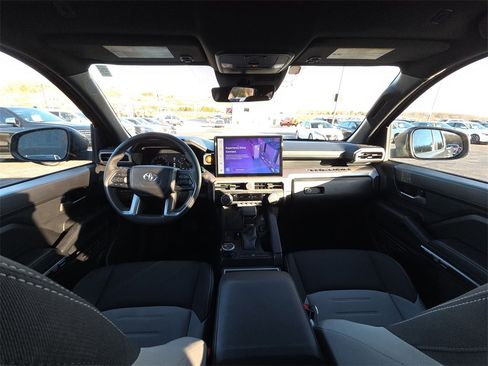 Used 2024 Toyota Tacoma TRD Sport image 30