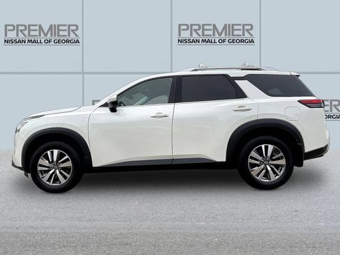Certified 2022 Nissan Pathfinder SL AWD/4WD image 4