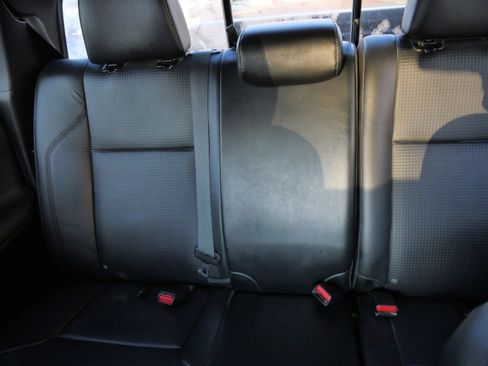 Certified 2018 Toyota Tacoma TRD Off-Road image 14