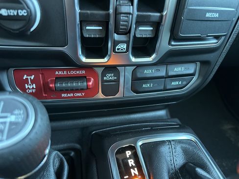 New 2025 Jeep Gladiator Mojave image 5