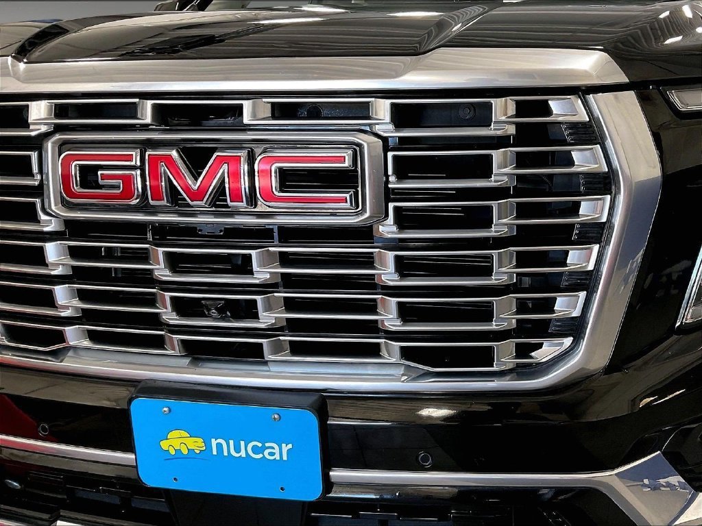 Used 2025 GMC Yukon Denali AWD/4WD image 32