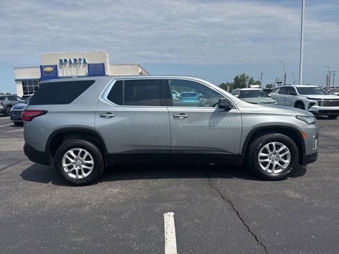 Used 2023 Chevrolet Traverse LS image 2